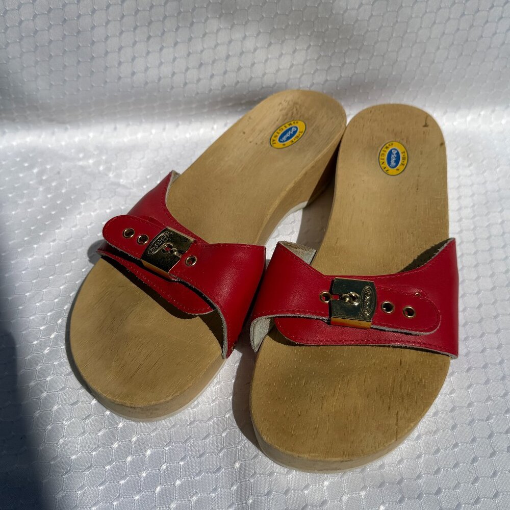 Dr Scholl’s Original Wooden Clog Sandal Red Leather Gold Metal Clasp Strap 9
